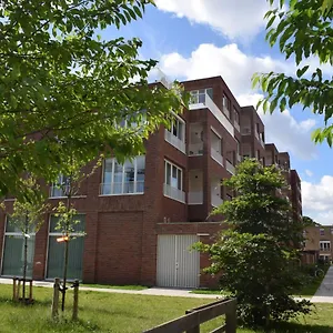 Large Penthouse - Private Parking - In A Beautiful Domain Appartement